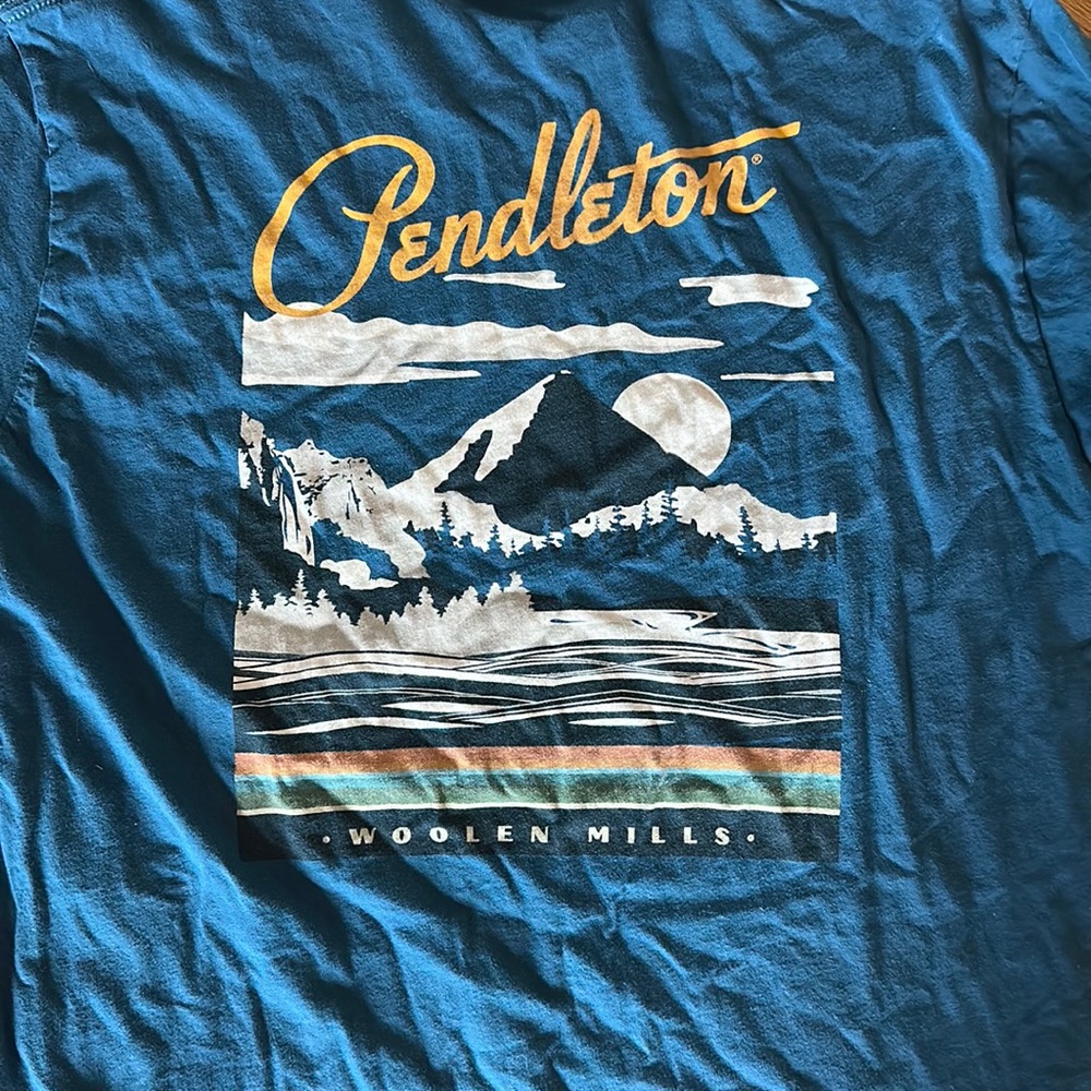 Pendleton t shirt - like new